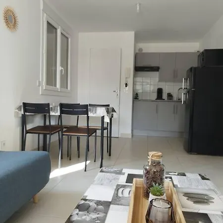 T2 Terrasse Couverte Proche Pont Du Gard Et Uzes Apartment Pouzilhac