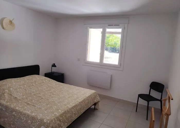 Apartment T2 Terrasse Couverte Proche Pont Du Gard Et Uzes Pouzilhac