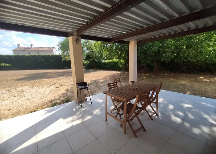Apartment T2 Terrasse Couverte Proche Pont Du Gard Et Uzes